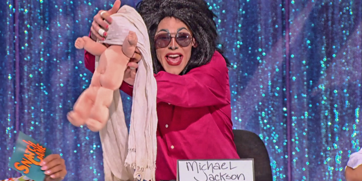 Thorgy got a perfect chance to do her Blanket gag.