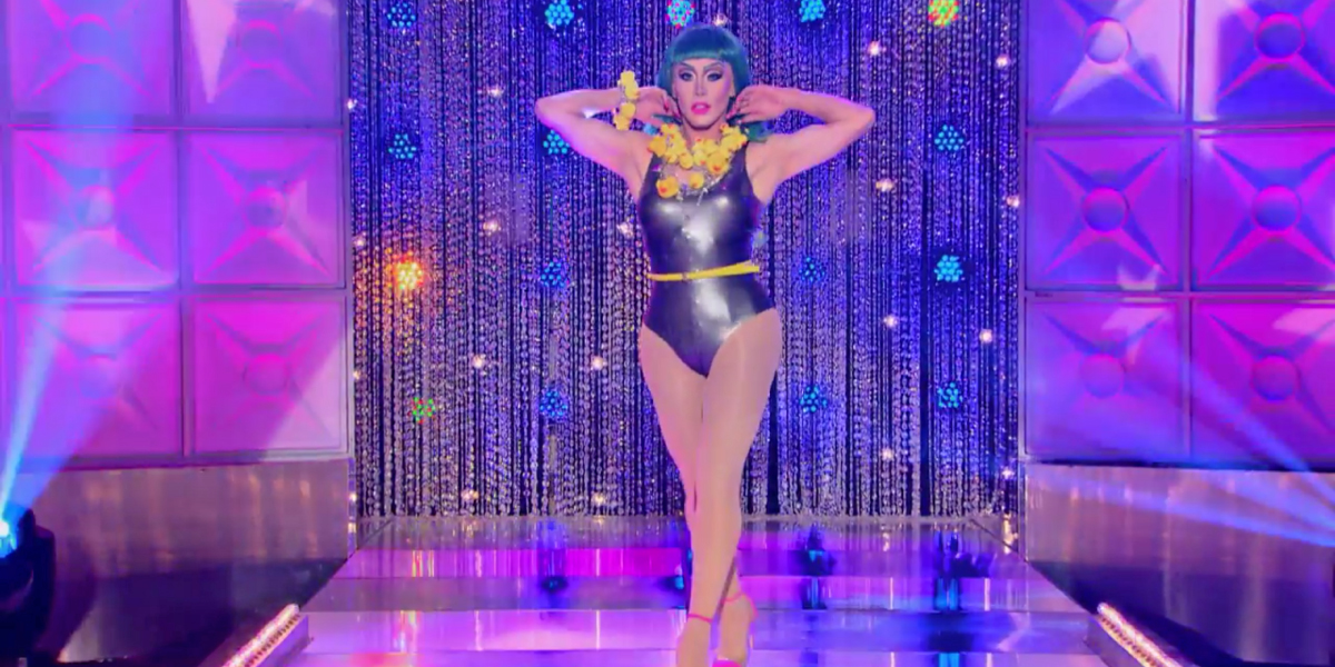 Did Phi Phi forget to bring along the rest of her outfit?